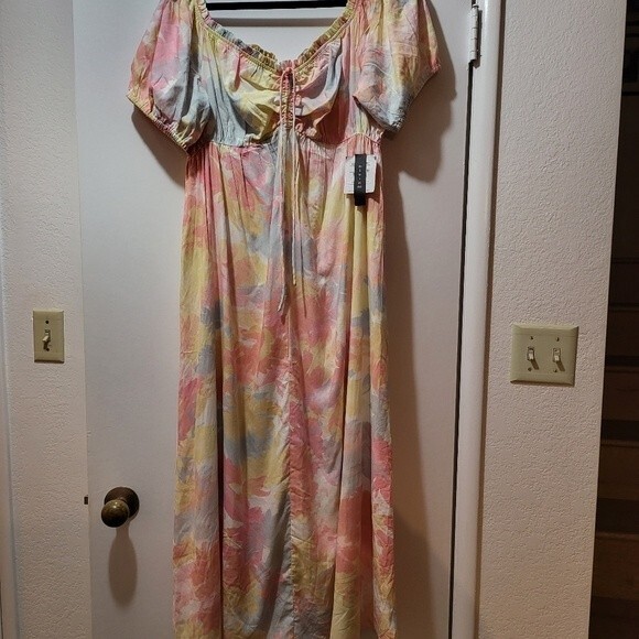 NWT O'Neill Floral Dress - Picture 2 of 9